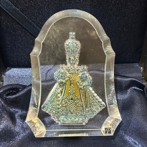 Baby Jesus Of Prague Iridescent Art Glass  Blue and Gold Accents box included - Picture 3 of 10